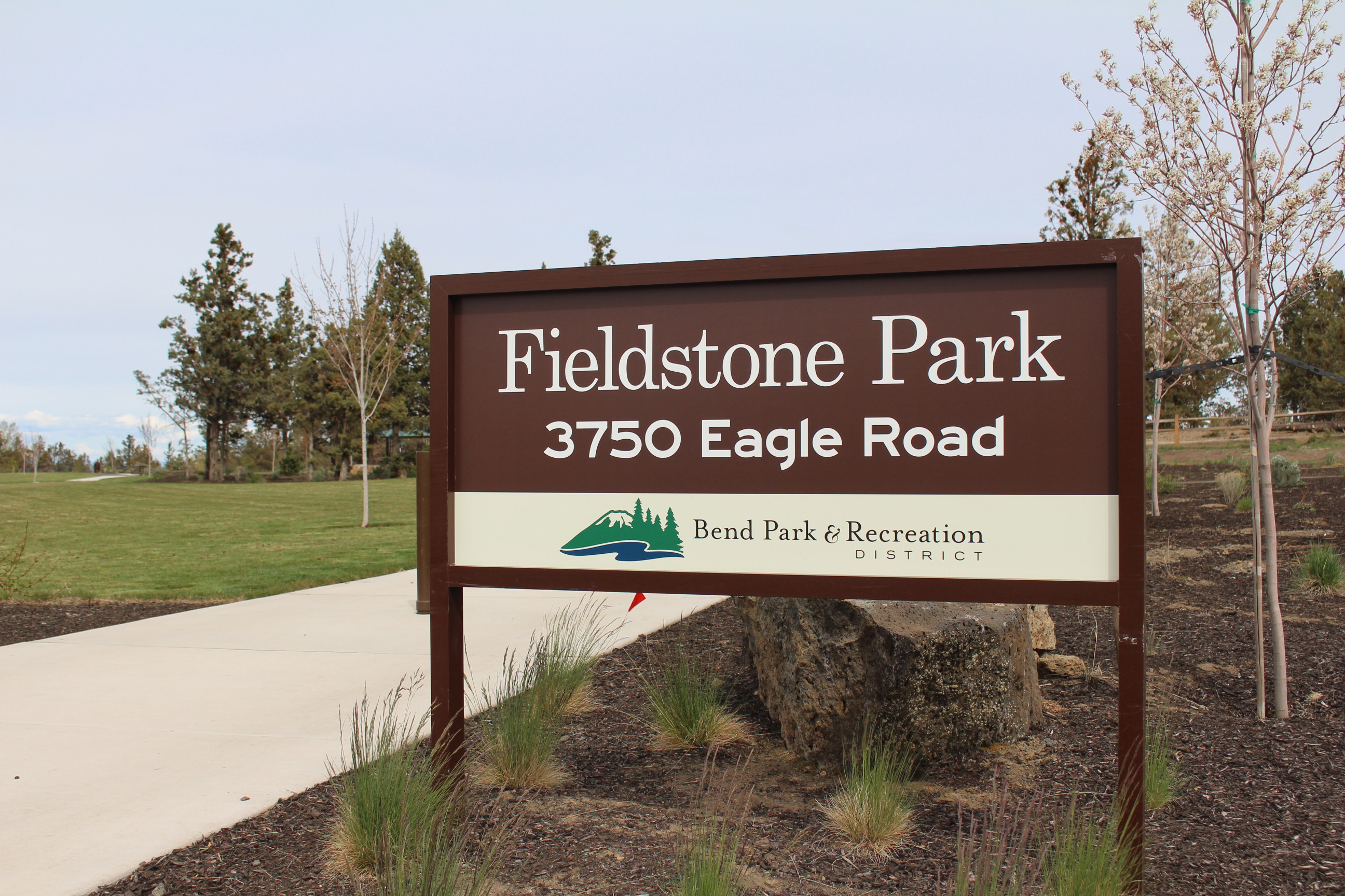 The entry sign at Fieldstone Park