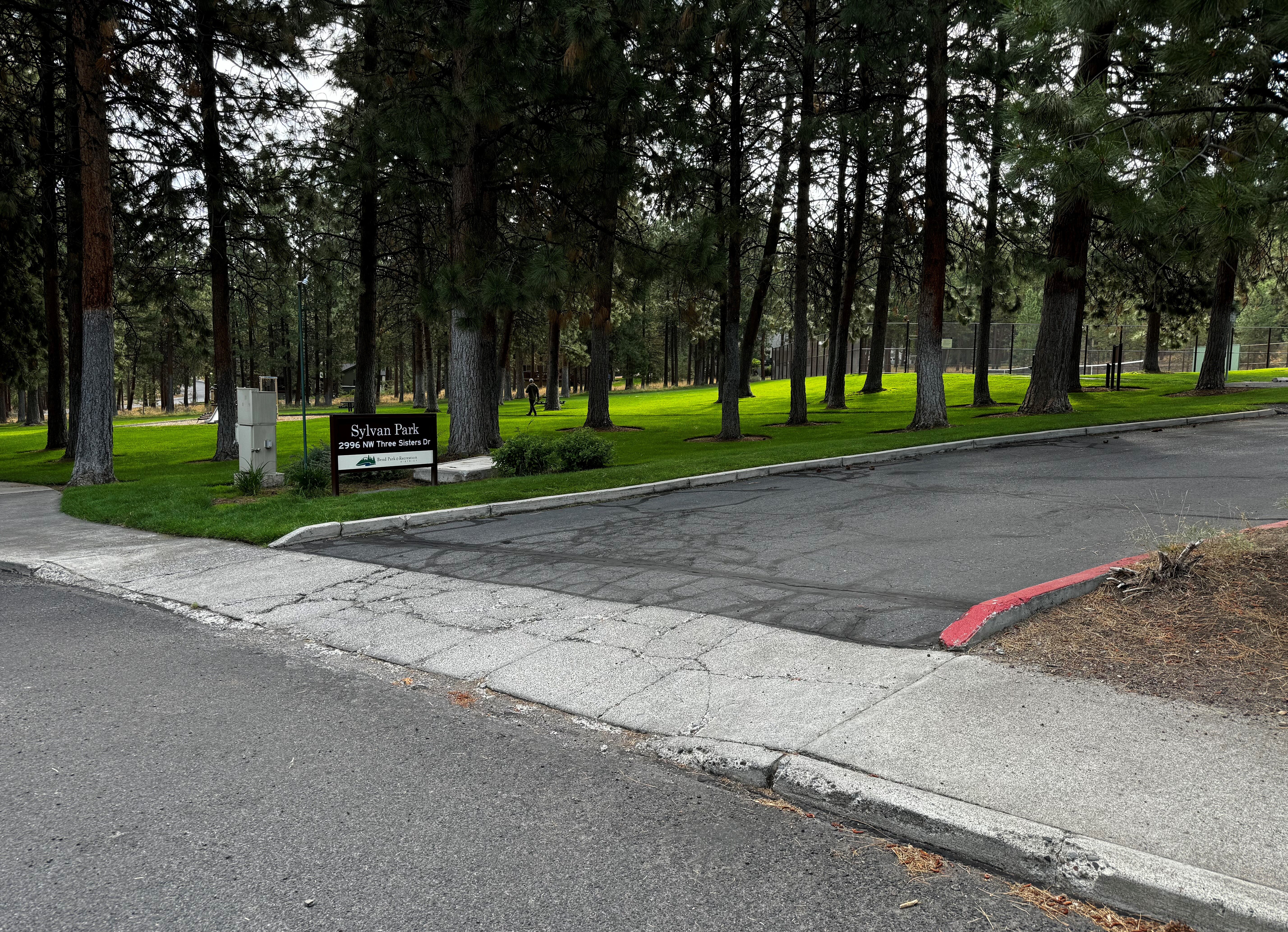 The entrance to the Sylvan Park parking area